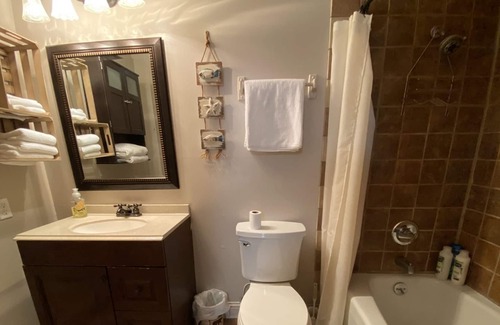 Mead House | Home with lake view and lake access 2 min away