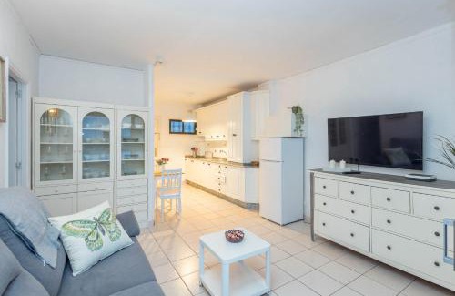 Playa del Ingles Apartment | Home with Terrace in Playa del Ingles-Pool & Beach
