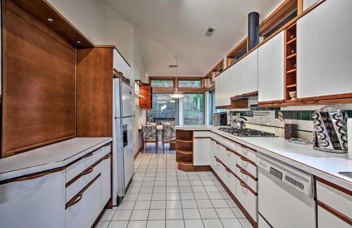 Radford House | Home with Wraparound Deck and Blue Ridge Mtn Views!