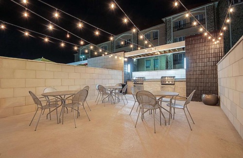 South Arlington Hotel | Home2 Suites By Hilton Dallas Grand Prairie