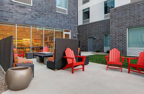 East Town Hotel | Home2 Suites By Hilton Milwaukee Downtown