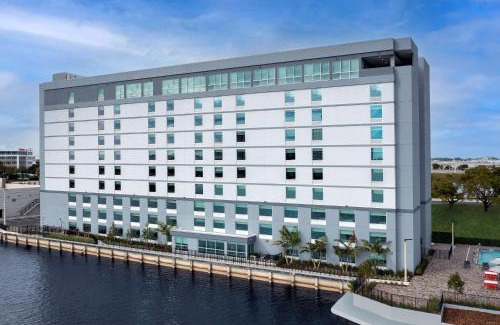 Ludlam Hotel | Home2 Suites By Hilton Miami Airport South Blue Lagoon