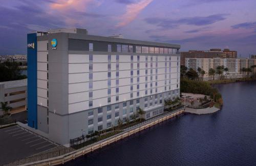 Ludlam Hotel | Home2 Suites By Hilton Miami Airport South Blue Lagoon