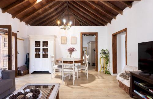 Llano del Moro Apartment | Home2Book Garden Haven Apt BBQ Classic Cozy