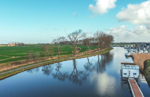 Nieuwpoort Boat Rental | Homeboat Glamping