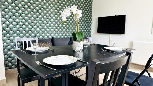 Montry Apartment | HomeDj 1 Bedroom Ground Floor Apartment