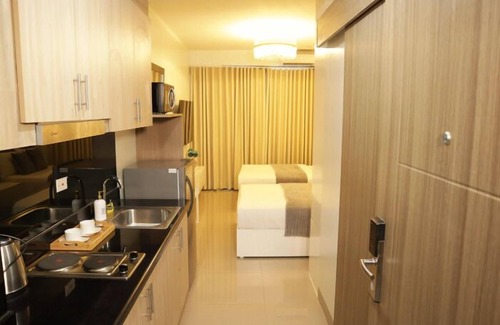 Barangay 76 Condo | Homefort iHotel at Shore 2 Residences