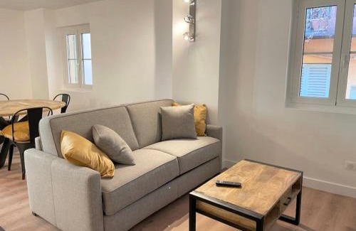 Old Town Apartment | Homelivia,Industriel cosy