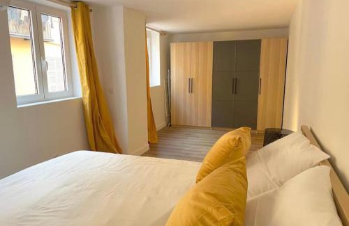 Old Town Apartment | Homelivia,Industriel cosy