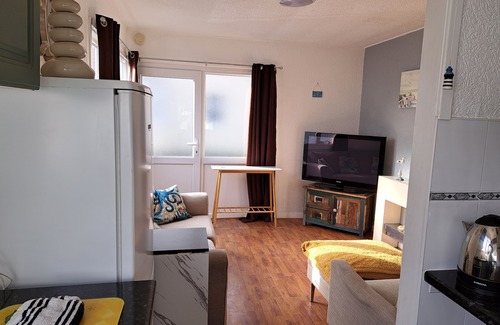 Bridlington Ski Chalet | Homely 2-Bed Chalet in Bridlington - Free WiFi