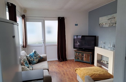 Bridlington Ski Chalet | Homely 2-Bed Chalet in Bridlington - Free WiFi