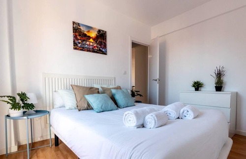 Barajas Apartment | Homely 2 Bedroom Apartment in Barajas