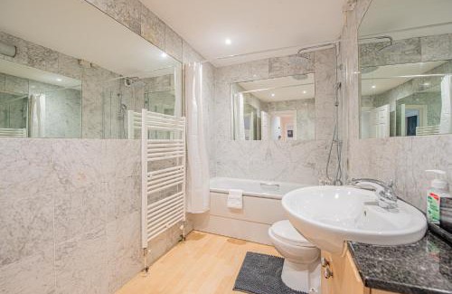 Chaucer Apartment | Homely 2 bedroom flat near Tower Bridge