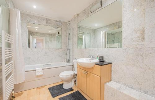 Chaucer Apartment | Homely 2 bedroom flat near Tower Bridge