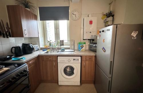 South Bermondsey Apartment | Homely 2BD Flat in the Heart of Bermondsey