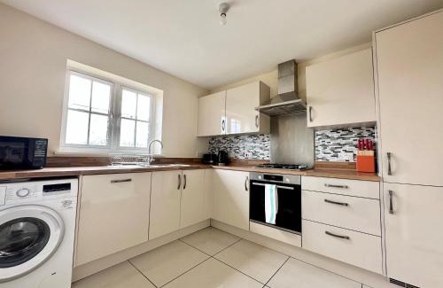 Bicester House | Homely 3 bedroomed House in Bicester