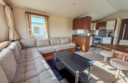 Louth House | Homely 8 berth caravan at Sunnydale in Lincolnshire ref 35069S