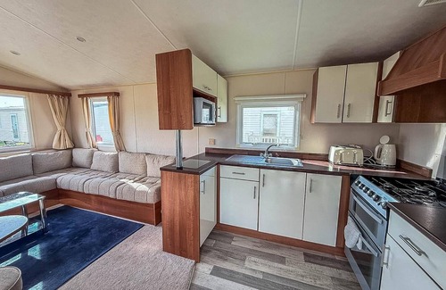 Louth House | Homely 8 berth caravan at Sunnydale in Lincolnshire ref 35069S