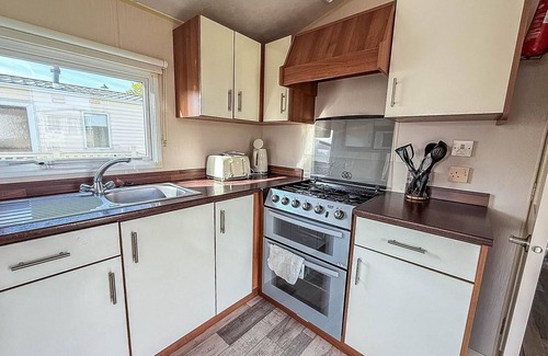 Louth House | Homely 8 berth caravan at Sunnydale in Lincolnshire ref 35069S