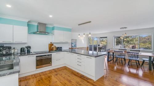 Copacabana House | Homely Beach Retreat Three Living Areas, Table Tennis Table Accom Holidays