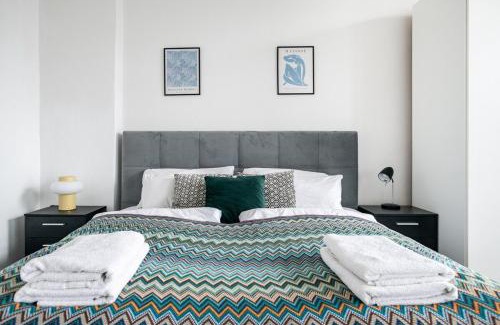Prenzlauer Berg Apartment | Homely Berlin - Spacious, Modern, S-Bahn Nearby , Groups & Families
