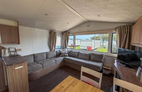 Winestead House | Homely caravan at Sand le Mere Holiday Park in Yorkshire ref 71012M