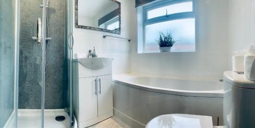Rotherham House | Homely Detached 3 bedroom house near Sheffield