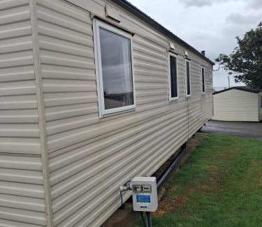 Winestead Other | Homely, Dog Friendly Caravan At Sand Le Mere In Yorkshire Ref 71005O