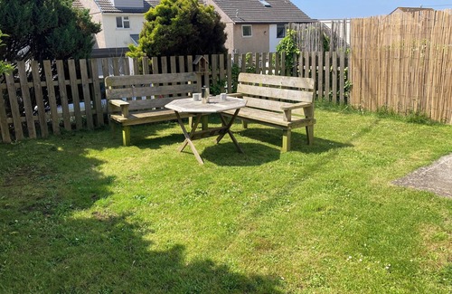 Porthtowan House | Homely pet-friendly coastal house, short stroll to Porthtowan Beach, Cornwall!