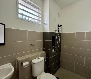 Seremban House | Homely, Self Check-In, Wi-Fi, Guarded Community