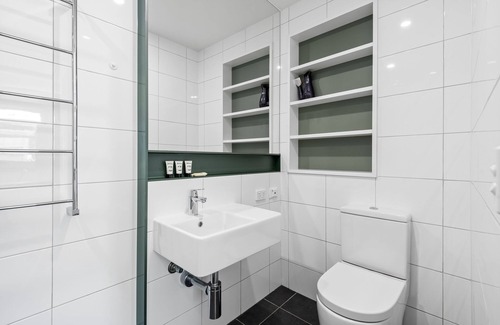 St Kilda Apartment | Homely Vibes in Prime St Kilda Location