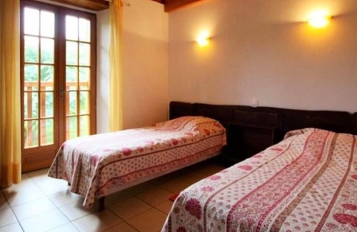 Saint-Etienne-de-Baigorry House | Homerez - House for 6 ppl. with spa and garden at Saint-Étienne-de-Baïgorry