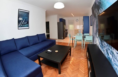 Novi Sad Apartment | HomeRent Royal