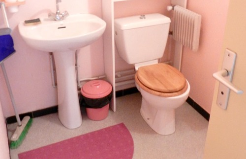 Allevard Apartment | Homerez - Amazing studio 1 km away from the slopes for 4 ppl. with shared pool