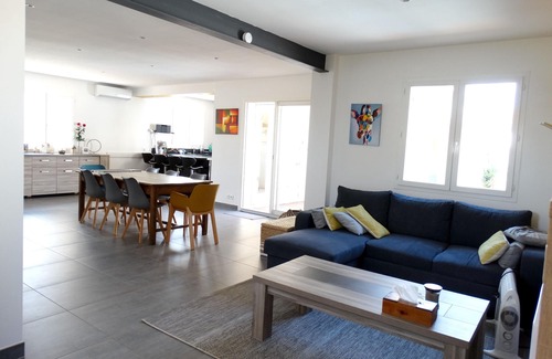 Florensac Villa | Homerez - Amazing villa 15 km away from the beach for 4 ppl. with swimming-pool