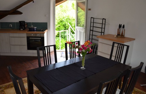 Orgnac-sur-Vezere Apartment | Homerez - Apartment Orgnac-sur-Vézère