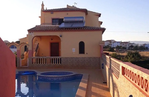 Parchal Apartment | Homerez - Appartement 1 km away from the beach for 4 ppl. with shared pool