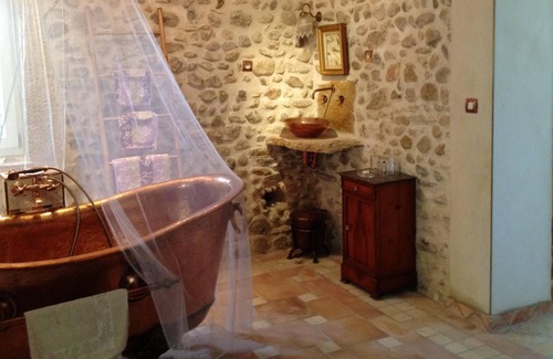 Violes Apartment | Homerez - Appartement 11 km away from the beach for 2 ppl. with shared pool