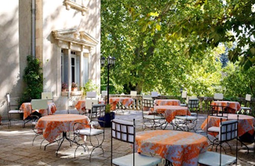 Violes Apartment | Homerez - Appartement 11 km away from the beach for 2 ppl. with shared pool