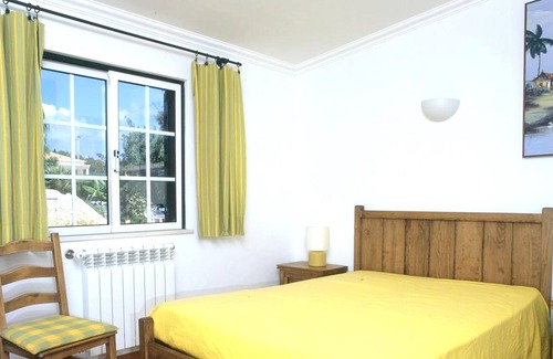Farta Vacas Apartment | Homerez - Appartement 5 km away from the beach for 5 ppl. with shared pool