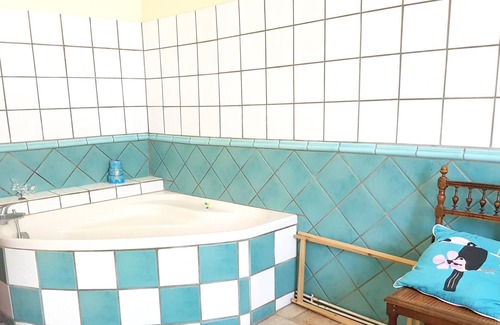 Saint-Roch House | Homerez - Beautiful house for 4 ppl. with shared pool and garden at Saint-Roch