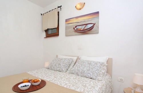 Ripenda Verbanci Villa | Homerez - Beautiful villa 3 km away from the beach for 6 ppl. with swimming-pool