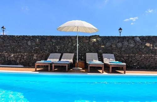 Tahiche Villa | Homerez - Beautiful villa 6 km away from the beach for 4 ppl. with swimming-pool