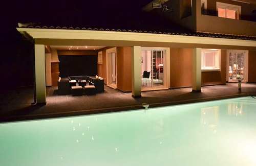 Ocana Villa | Homerez - Big villa for 12 ppl. with swimming-pool, garden and terrace at Ocana