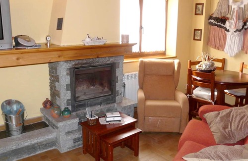 Vielha e Mijaran Ski Chalet | Homerez - Chalet 13 km away from the slopes for 6 ppl. with terrace at Viella