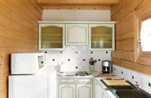 Sarlat-la-Caneda Ski Chalet | Homerez - Chalet in Sarlat-la-Canéda