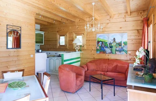 Sarlat-la-Caneda Ski Chalet | Homerez - Chalet in Sarlat-la-Canéda