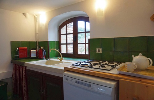 Simiane-la-Rotonde House | Homerez - Charming House in Simiane-la-Rotonde with Pool