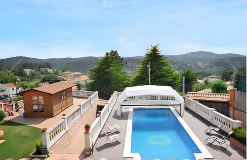 Vidreres Ski Chalet | Homerez - Charming Chalet in Vidreres with Private Pool