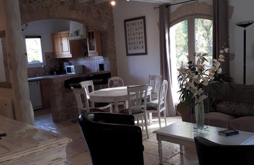 Mons House | Homerez - Charming House in Mons with Shared Pool